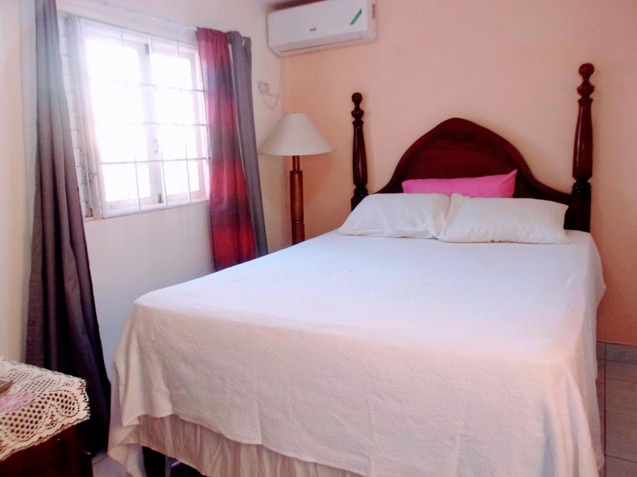 Central Oaklands Kingston Apt Exterior photo